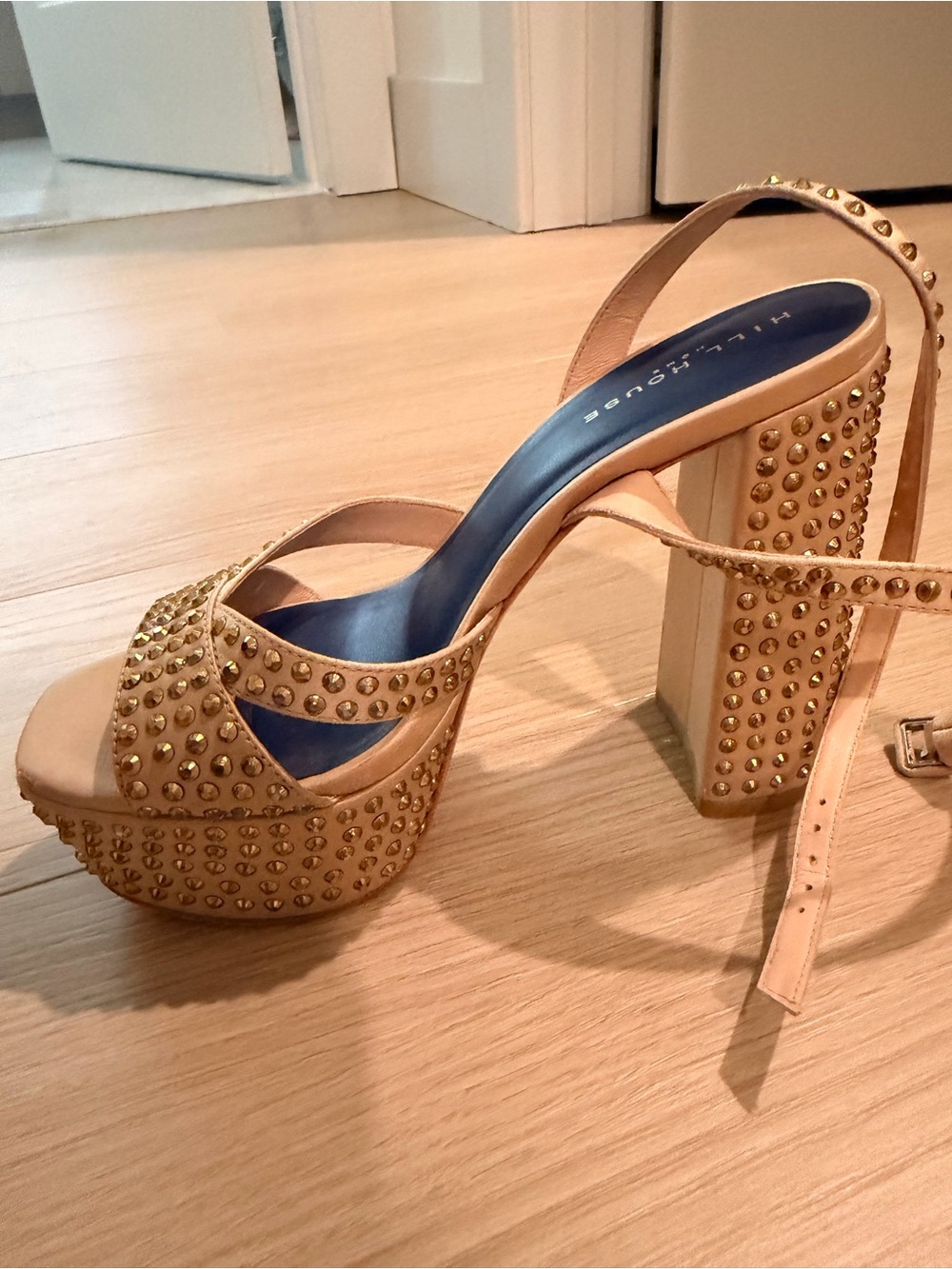 Hill House Party Platform - gold stud